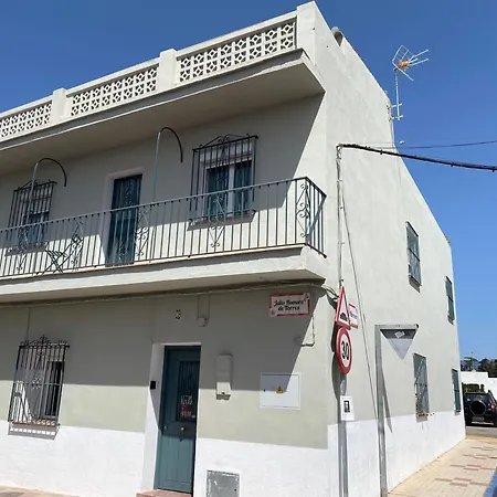 Romantic Rooftop With Stunning Sea And Mountain Views דירה