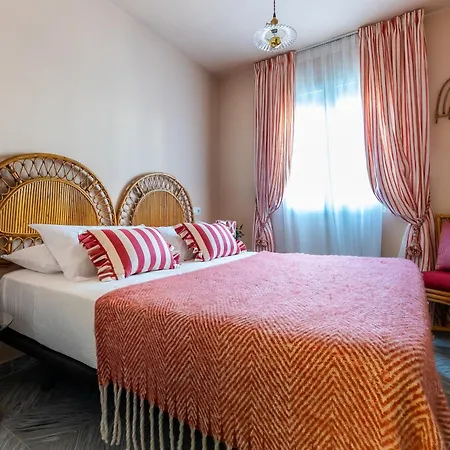 Romantic Rooftop With Stunning Sea And Mountain Views Appartamento *