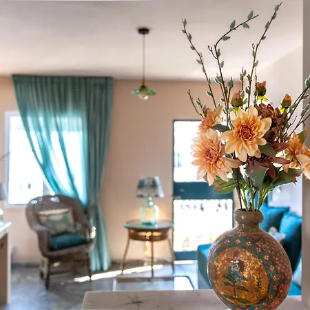 Romantic Rooftop With Stunning Sea And Mountain Views Apartmán