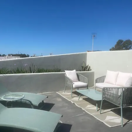Romantic Rooftop With Stunning Sea And Mountain Views Apartamento