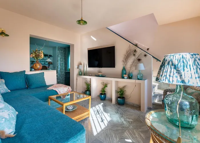 Daire Romantic Rooftop With Stunning Sea And Mountain Views *