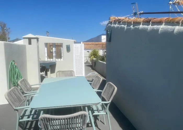 Daire Romantic Rooftop With Stunning Sea And Mountain Views *